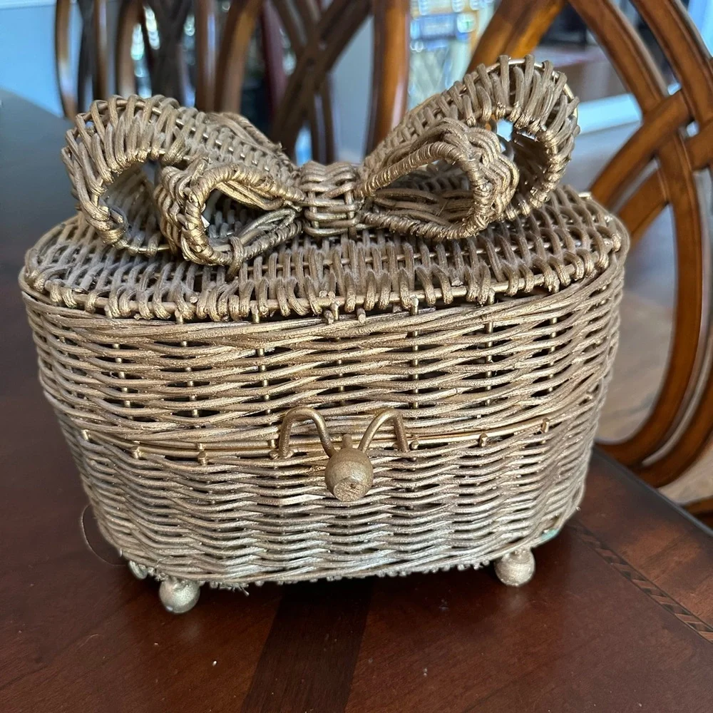Beautiful Vintage Wicker Basket Box w/ Bow Topper, Gold Lidded Storage Box VGUC